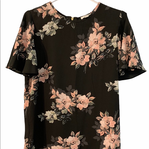 ARDENE BACK ZIPPER FLOWY BLOUSE SHORT SLEEVES - Picture 1 of 3